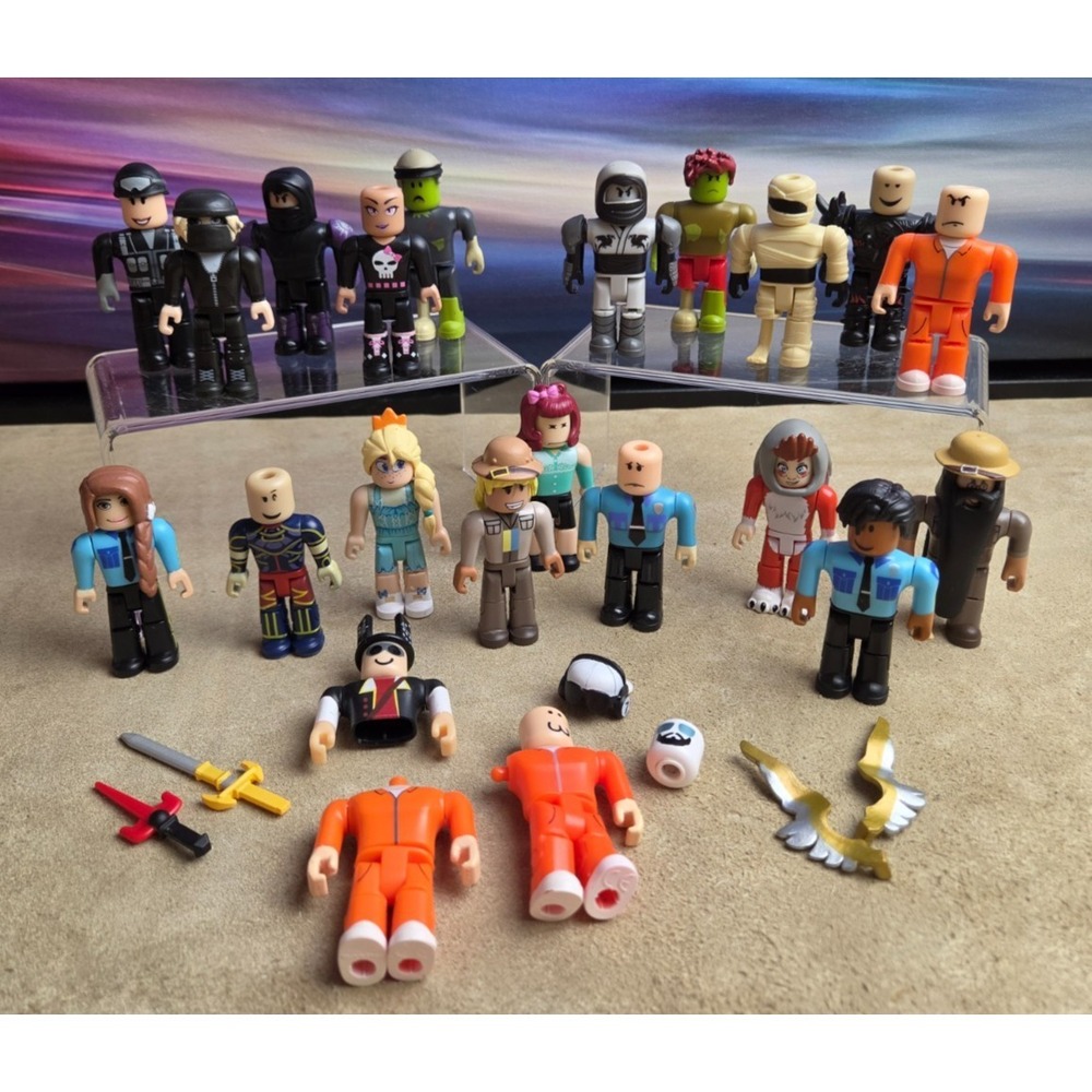 ROBLOX Action Figures, Mixed Lot of 19 Characters plus - No Codes (Lot B)